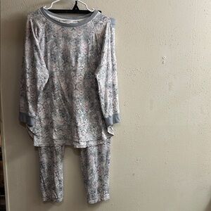 Secret Treasures Woman’s Pajama Set - Gray and Pink Floral